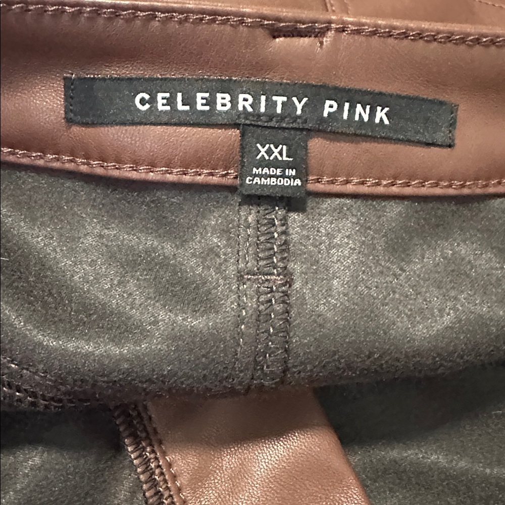 ☎️ NWT Celebrity Pink Faux Leather Skort - Picture 4 of 5
